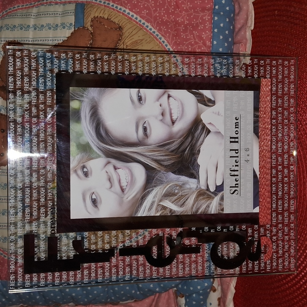 NWT,"FRIENDS FOREVER",4×6",Glass,Photo Frame💥💕💥